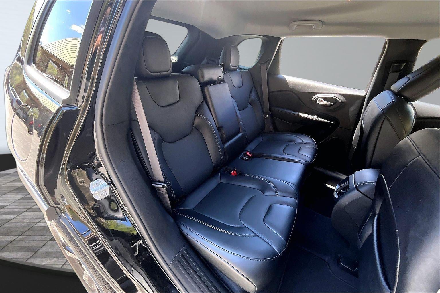 2023 Jeep Cherokee Altitude Lux