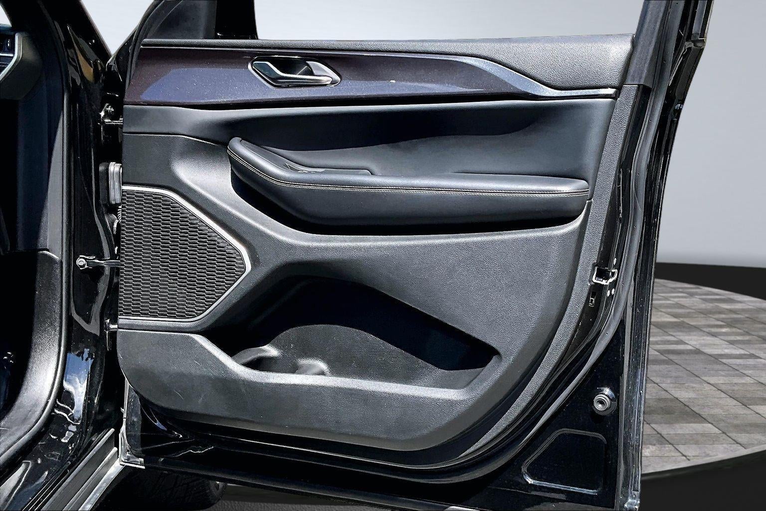 2022 Jeep Grand Cherokee Altitude