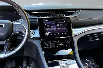 2022 Jeep Grand Cherokee Altitude