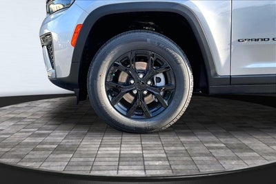 2026 Jeep Grand Cherokee Laredo Altitude