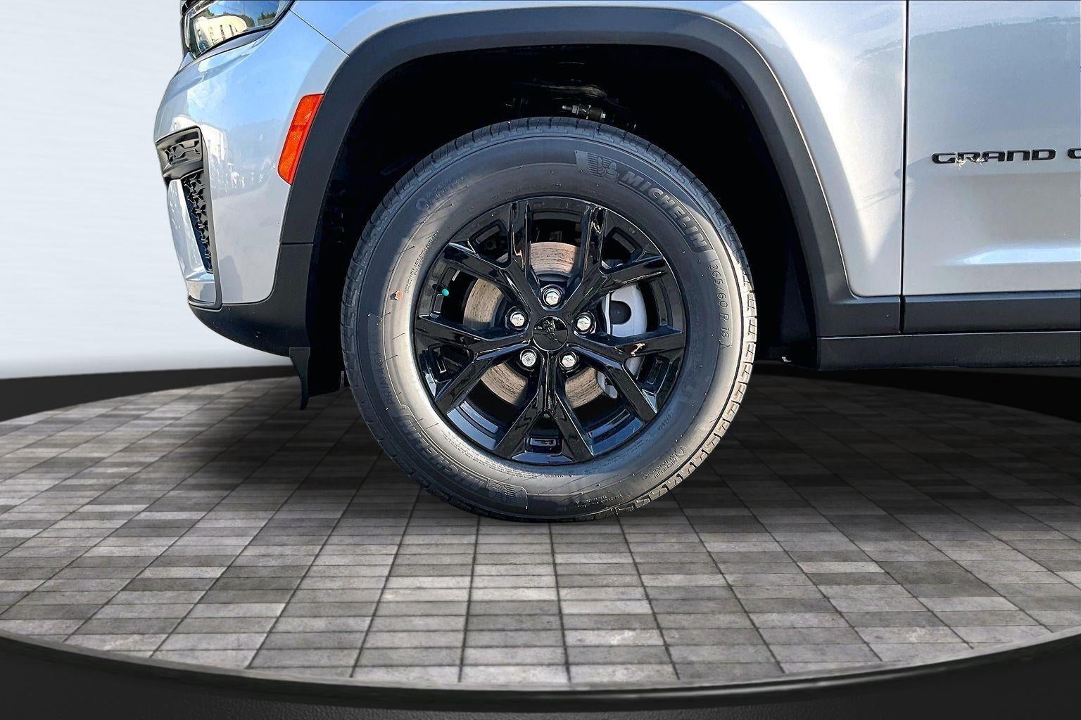 2026 Jeep Grand Cherokee Laredo Altitude