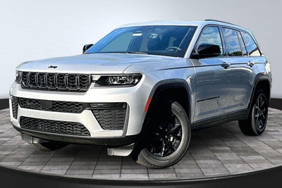 2026 Jeep Grand Cherokee Laredo Altitude