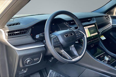 2026 Jeep Grand Cherokee Laredo Altitude