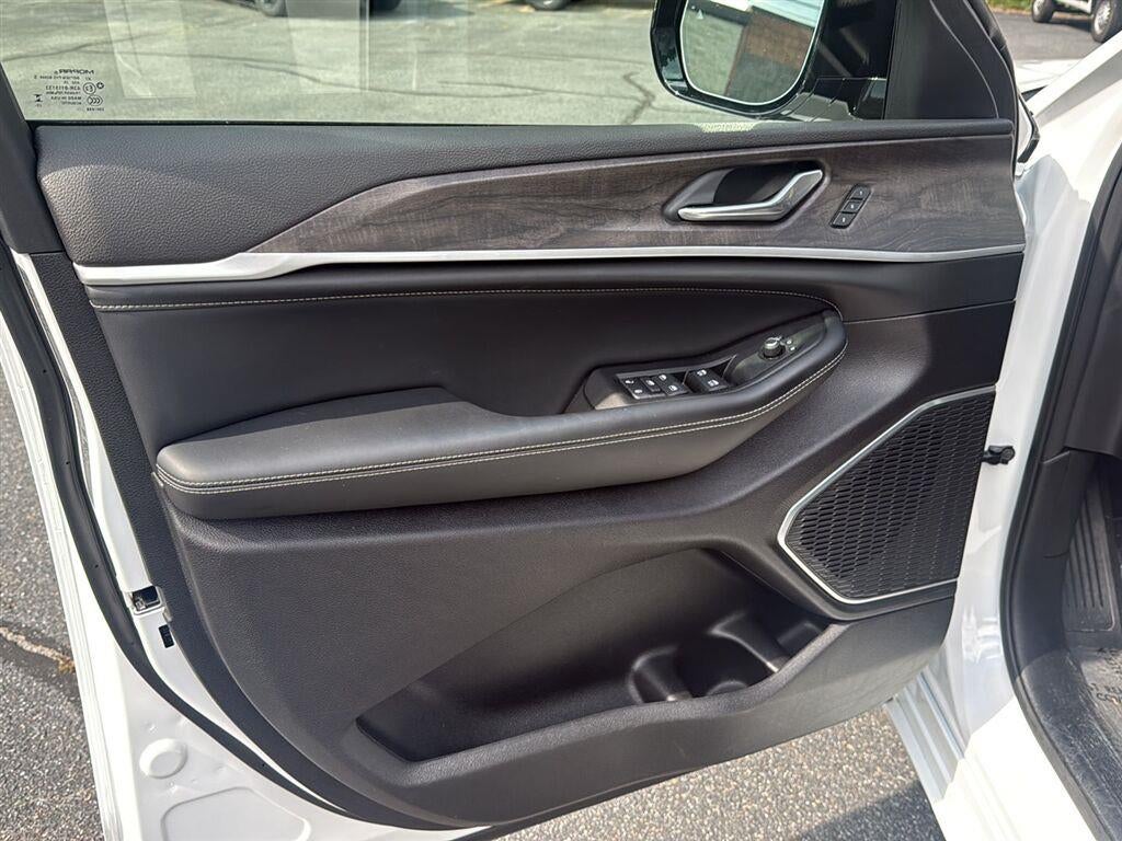 2026 Jeep Grand Cherokee Limited Reserve