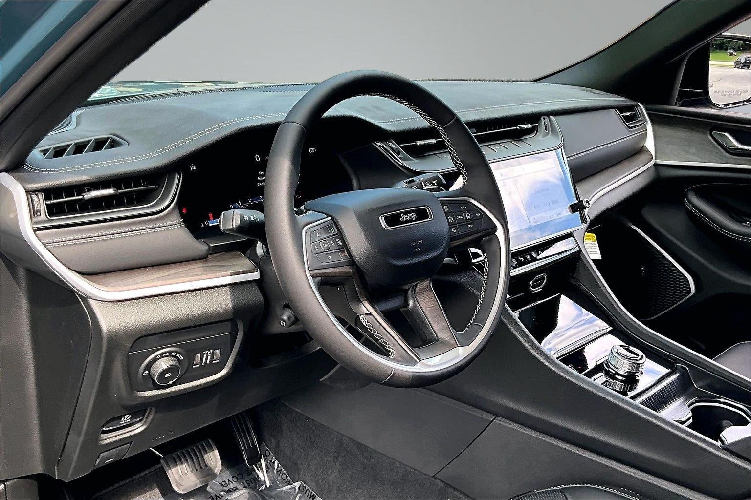 2027 Jeep Grand Cherokee Limited Reserve