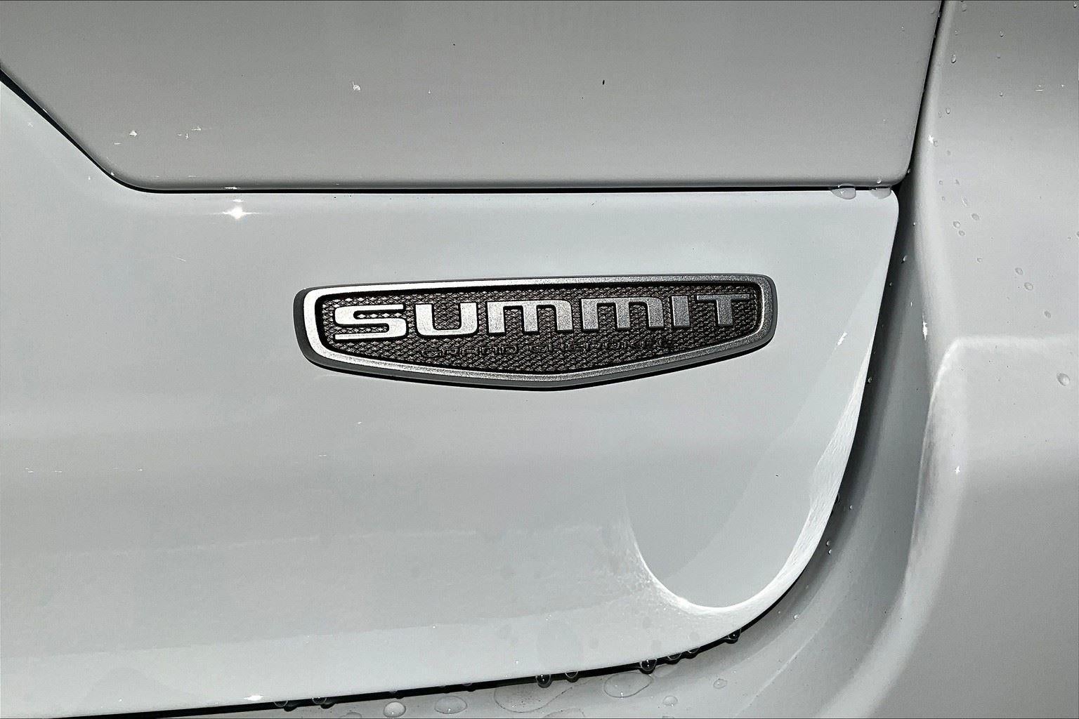 2025 Jeep Grand Cherokee Summit Reserve