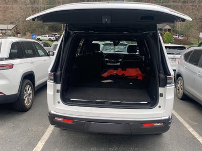 2022 Jeep Grand Wagoneer Series III