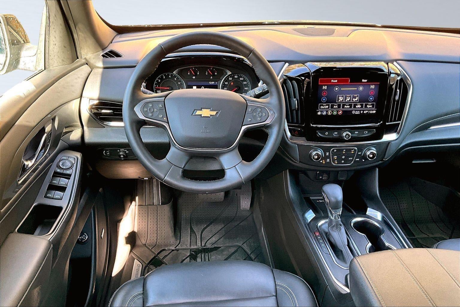 2023 Chevrolet Traverse LT Leather