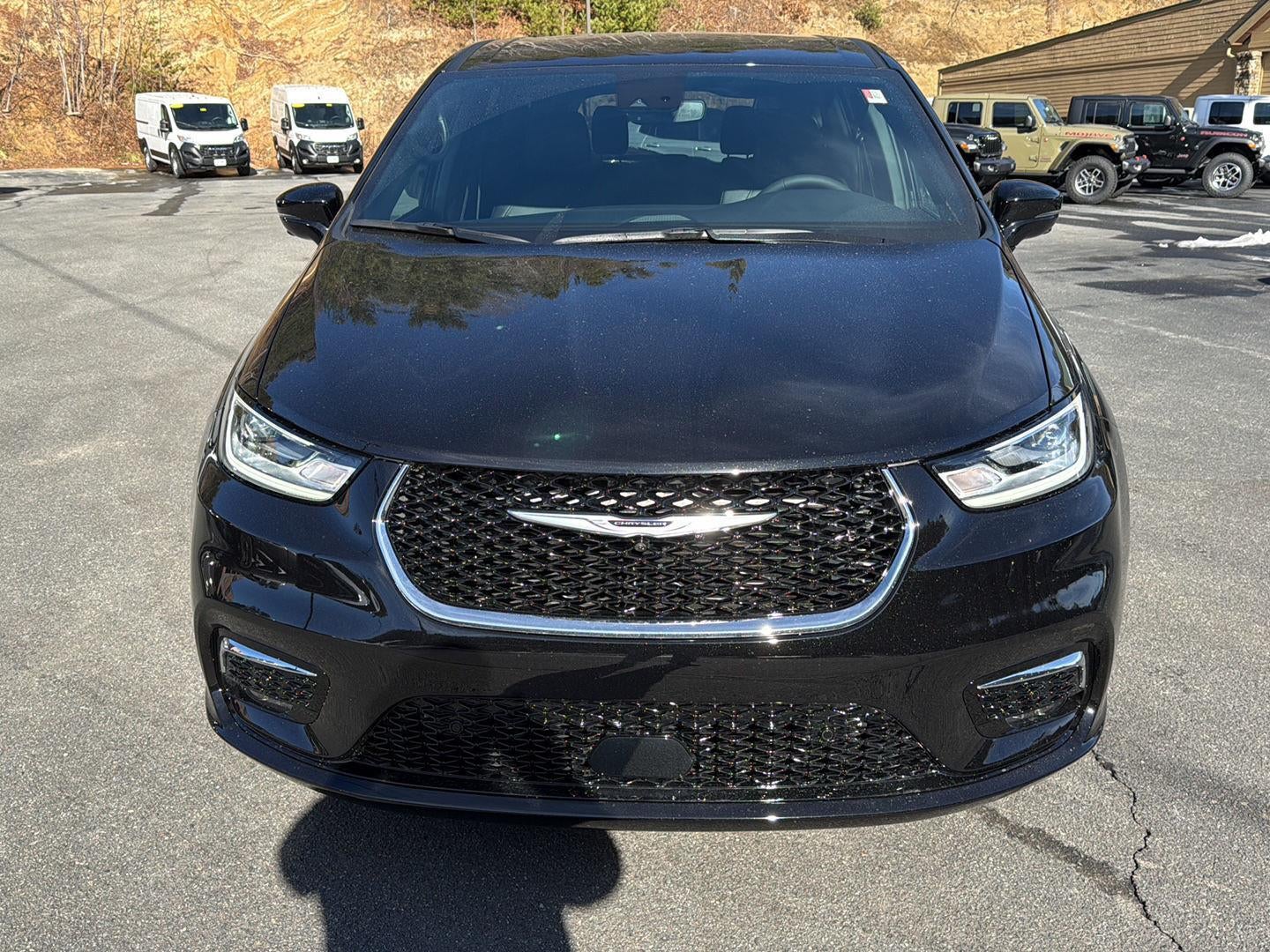 2026 Chrysler Pacifica Select