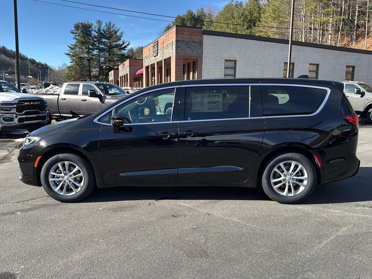 2026 Chrysler Pacifica Select