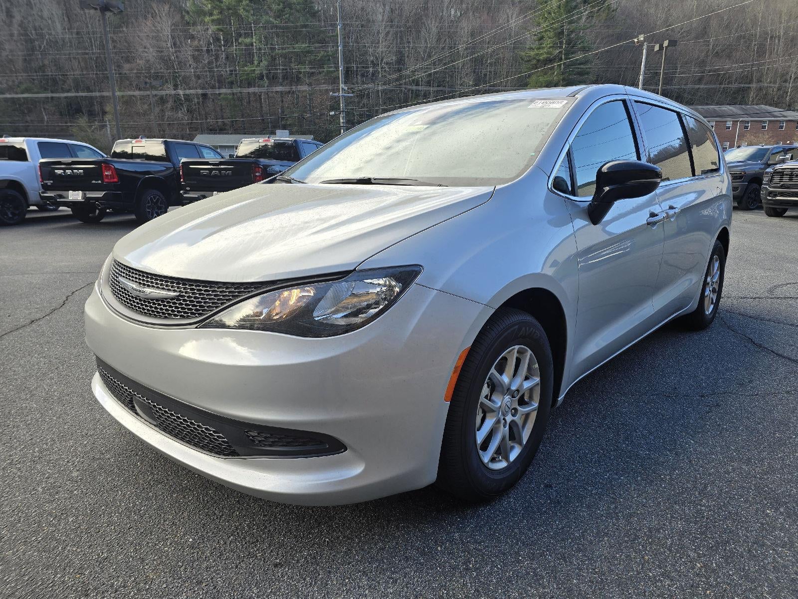 2026 Chrysler Voyager LX