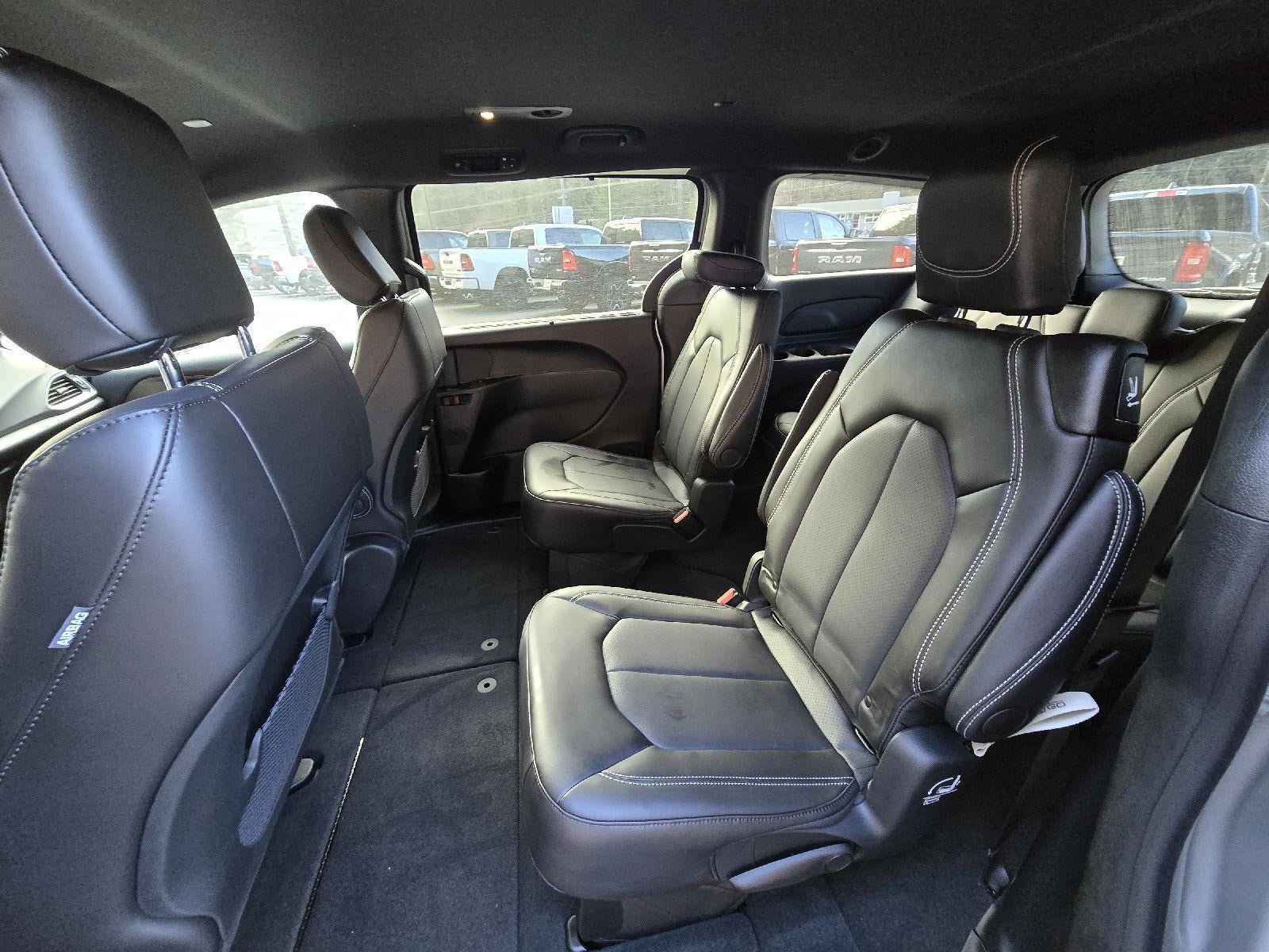 2026 Chrysler Voyager LX