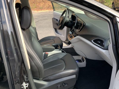 2023 Chrysler Pacifica Hybrid Touring L