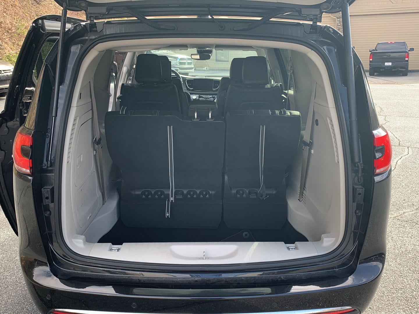 2023 Chrysler Pacifica Hybrid Touring L