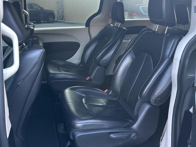 2022 Chrysler Pacifica Hybrid Touring L