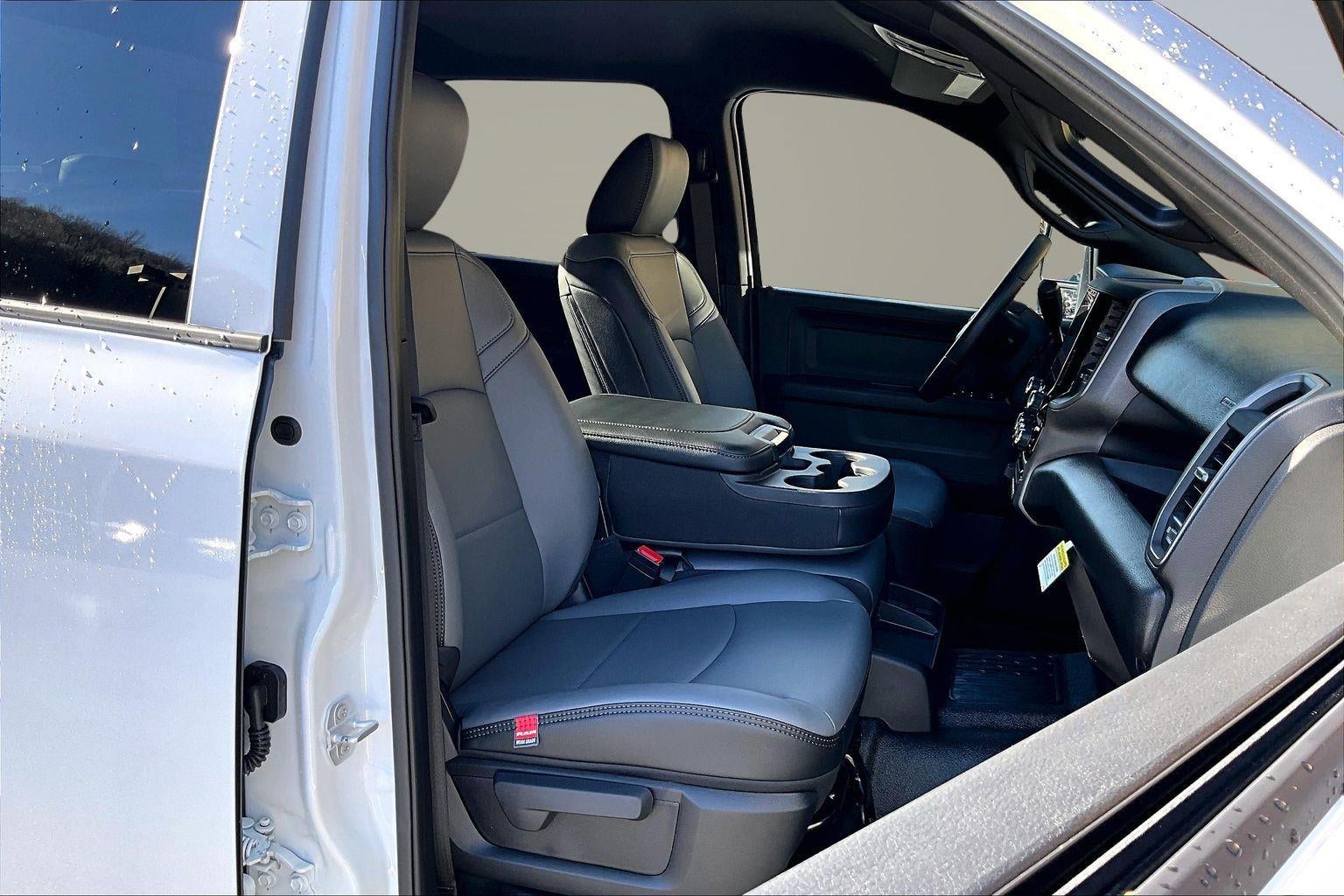 2026 RAM 5500 Crew Cab 84" CA Tradesman