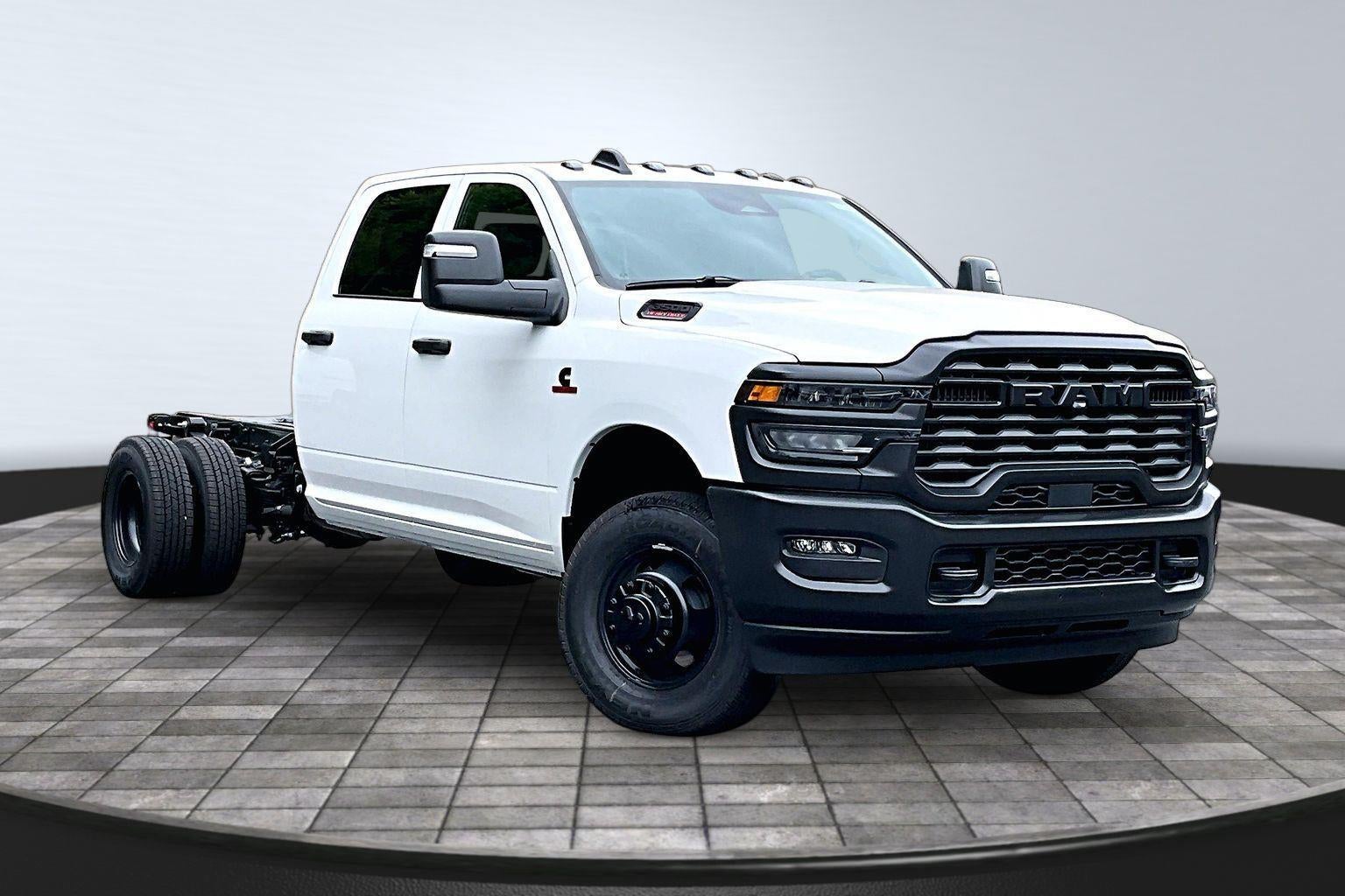 2026 RAM 3500 Crew Cab 60" CA Tradesman
