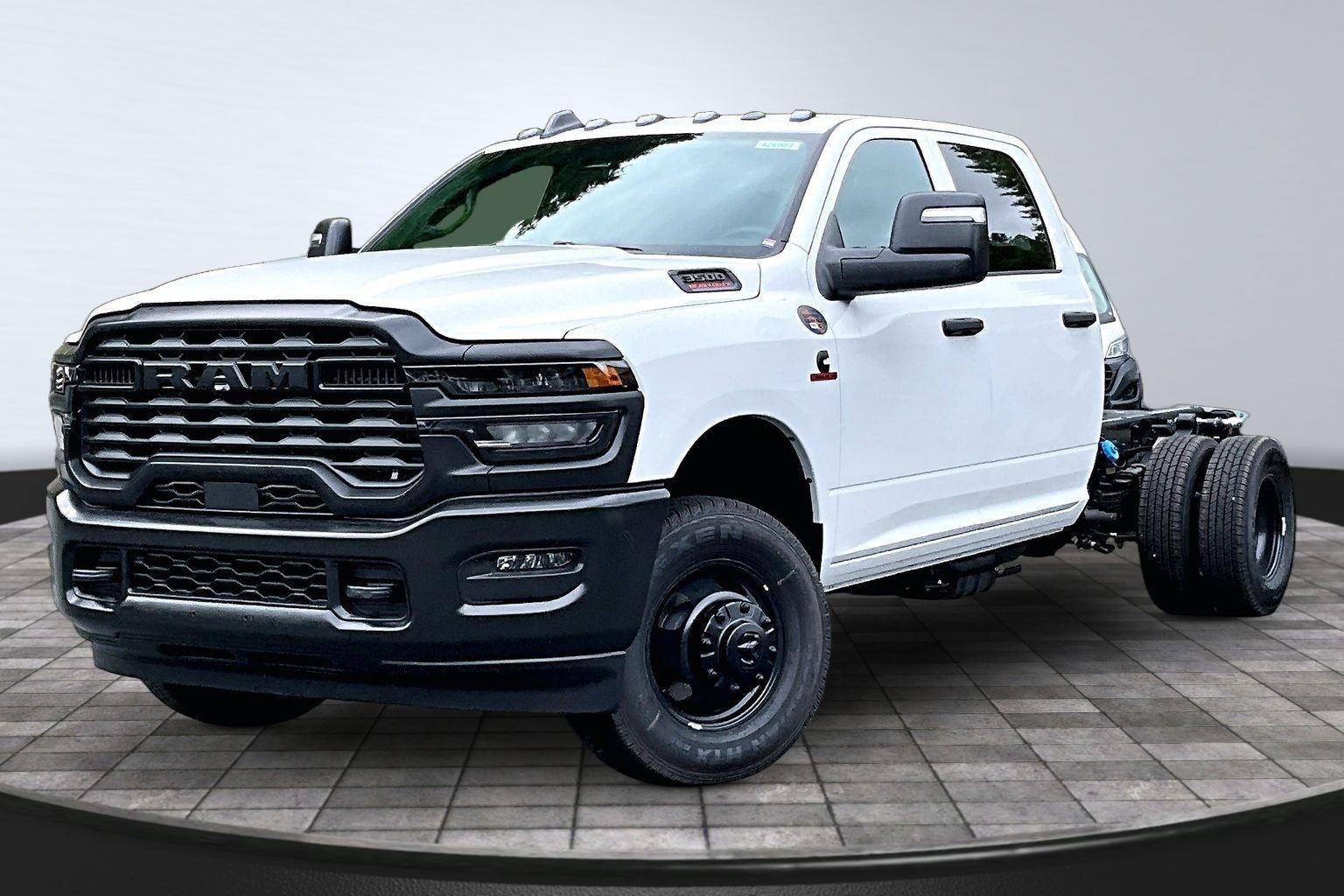 2026 RAM 3500 Crew Cab 60" CA Tradesman