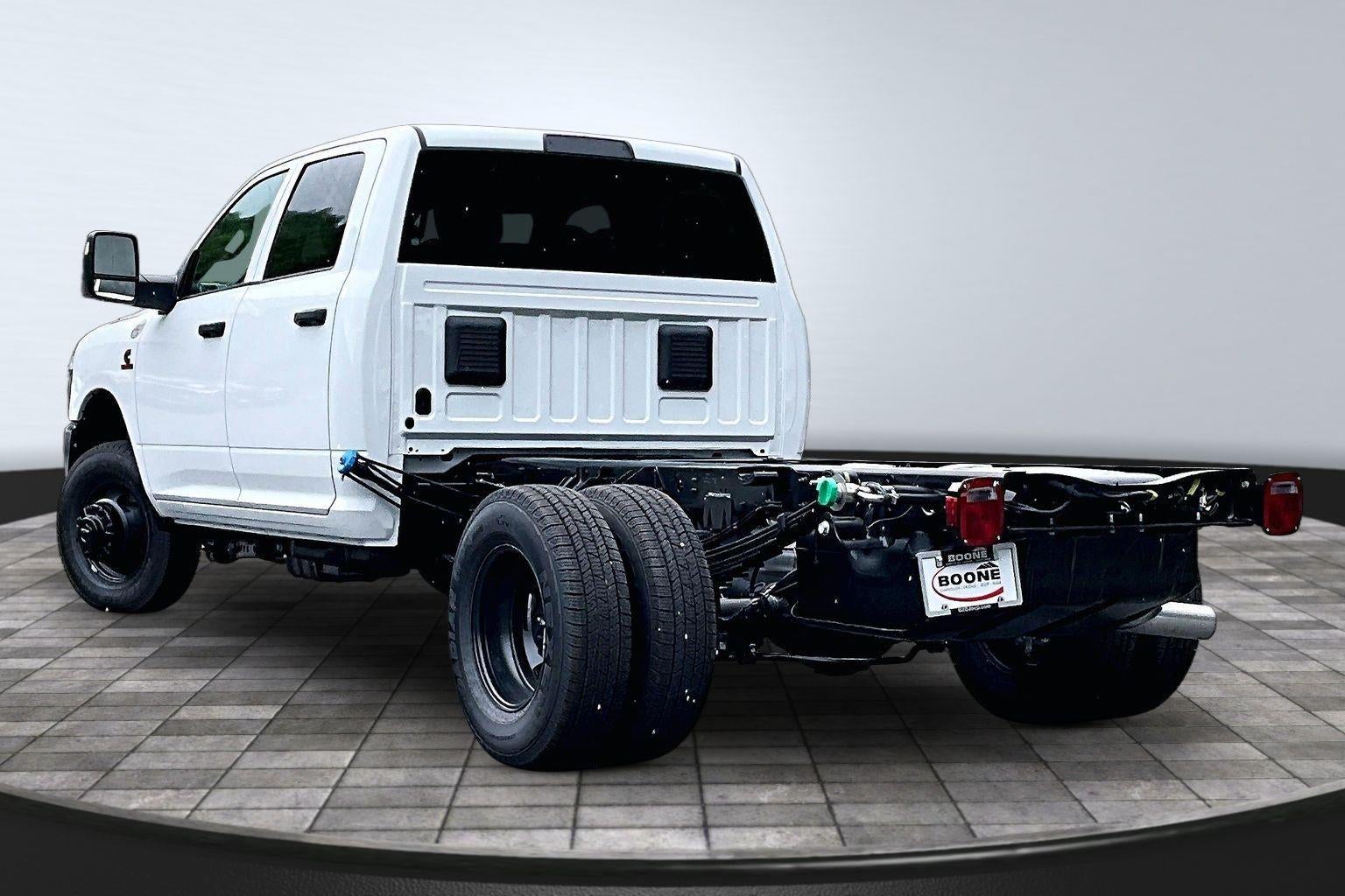 2026 RAM 3500 Crew Cab 60" CA Tradesman