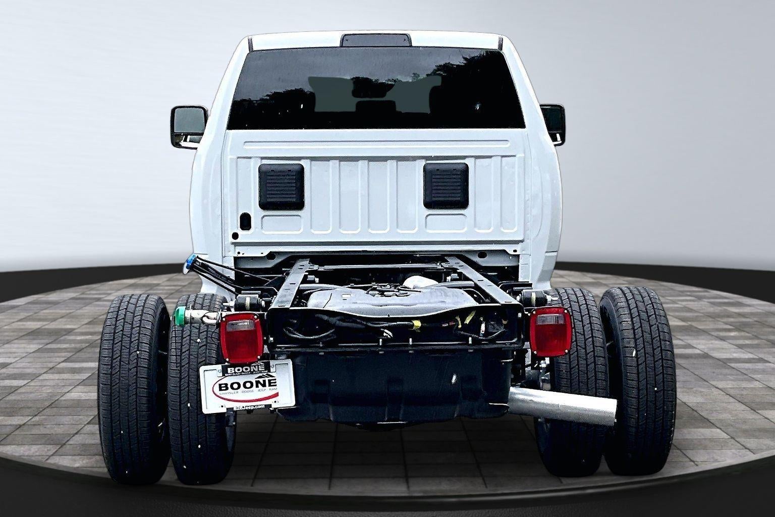 2026 RAM 3500 Crew Cab 60" CA Tradesman