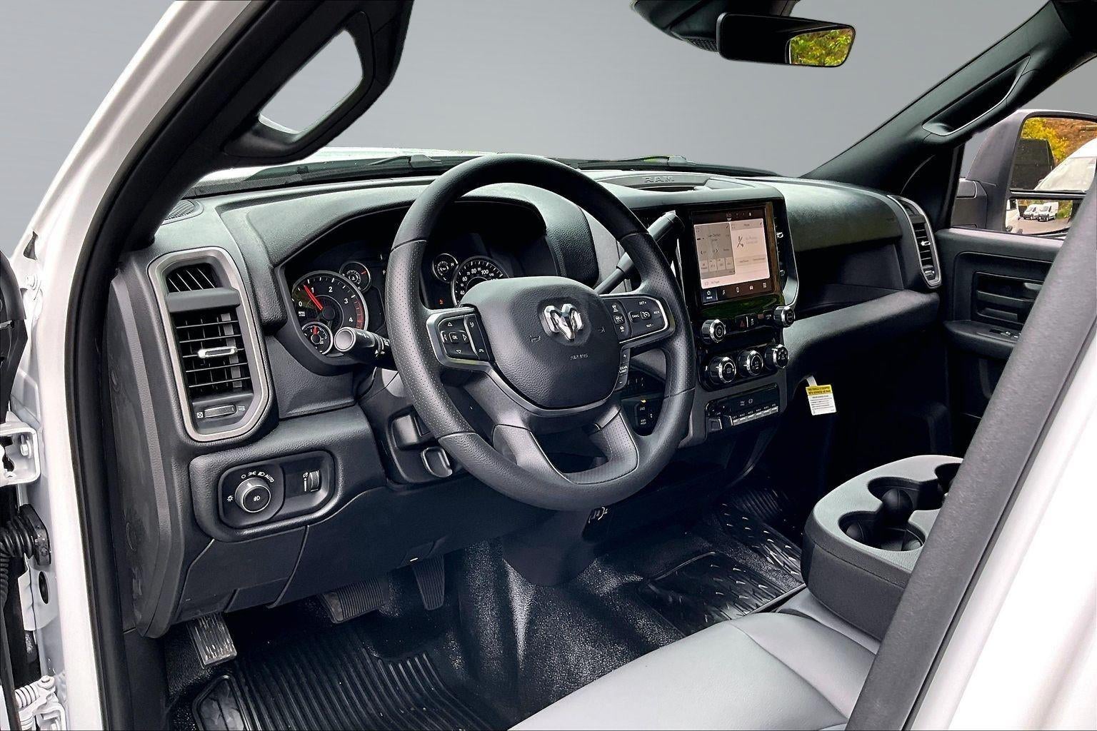 2026 RAM 3500 Crew Cab 60" CA Tradesman