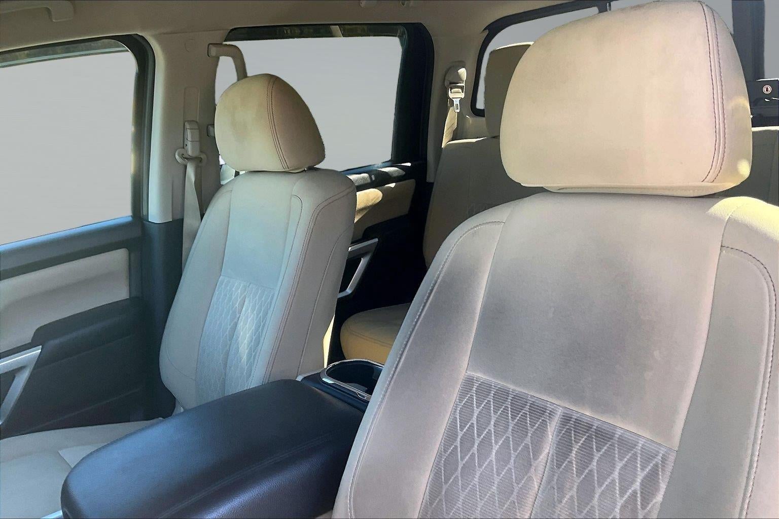2017 Nissan Titan XD SV