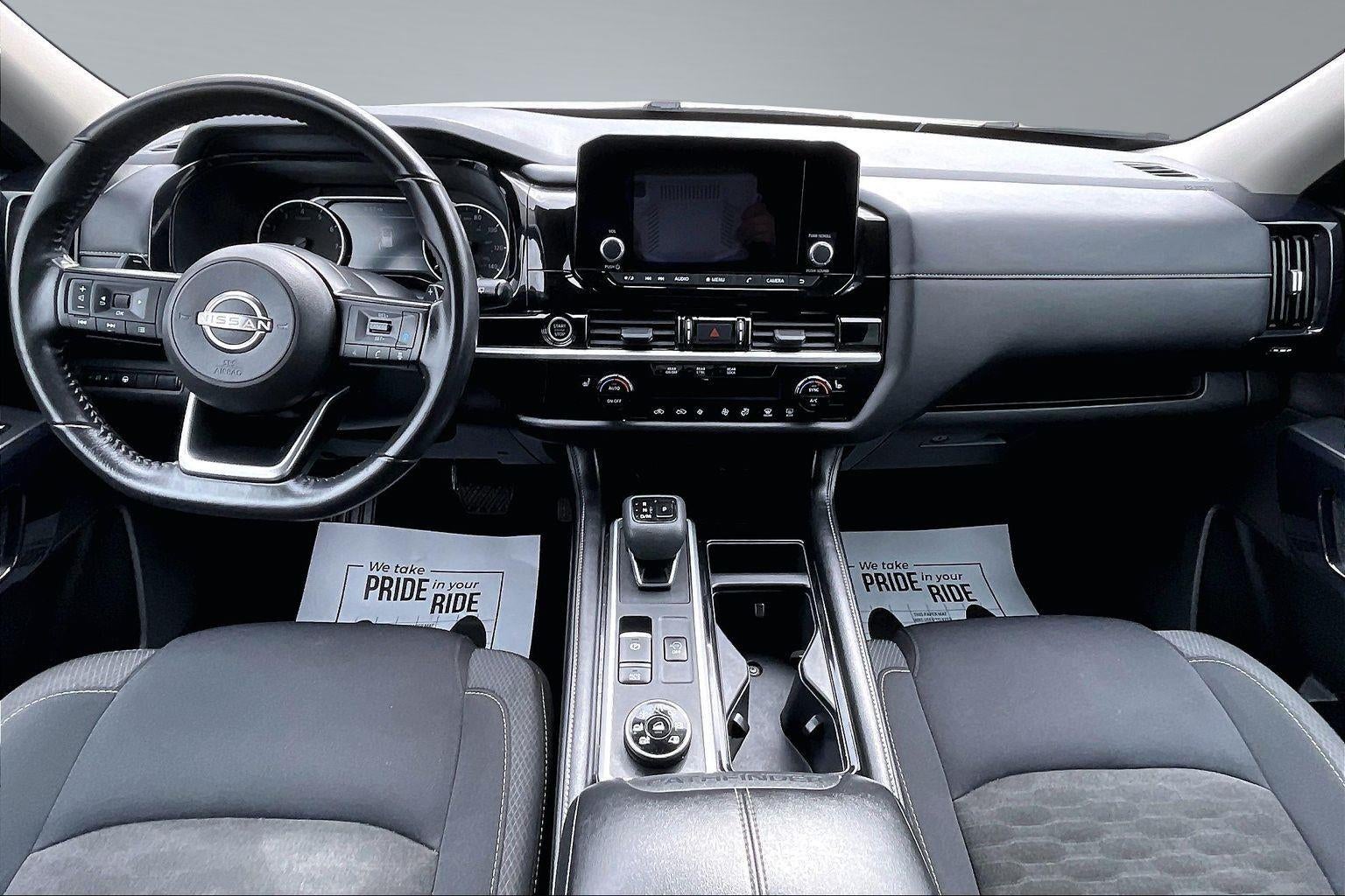 2024 Nissan Pathfinder SV