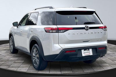 2024 Nissan Pathfinder SV