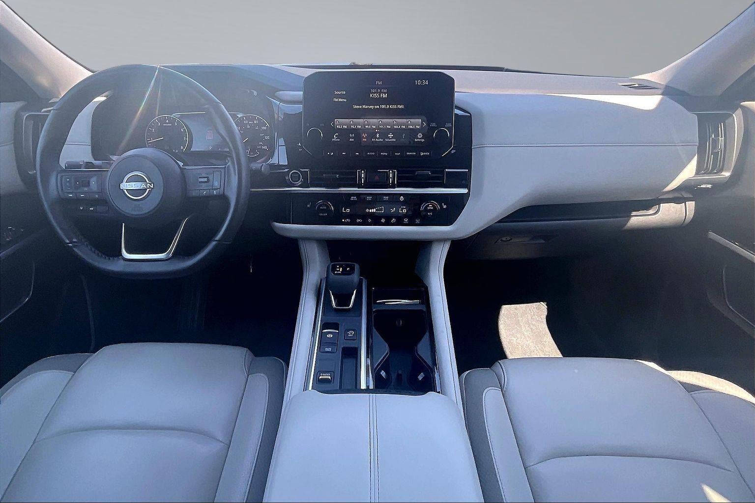 2024 Nissan Pathfinder SL