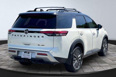 2023 Nissan Pathfinder SL