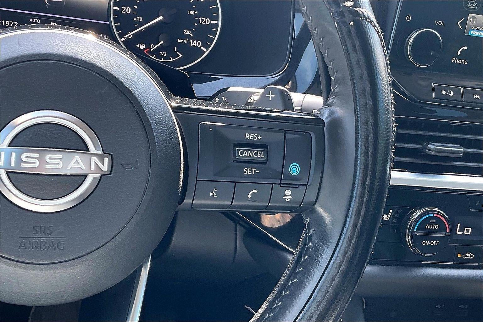 2023 Nissan Pathfinder SL
