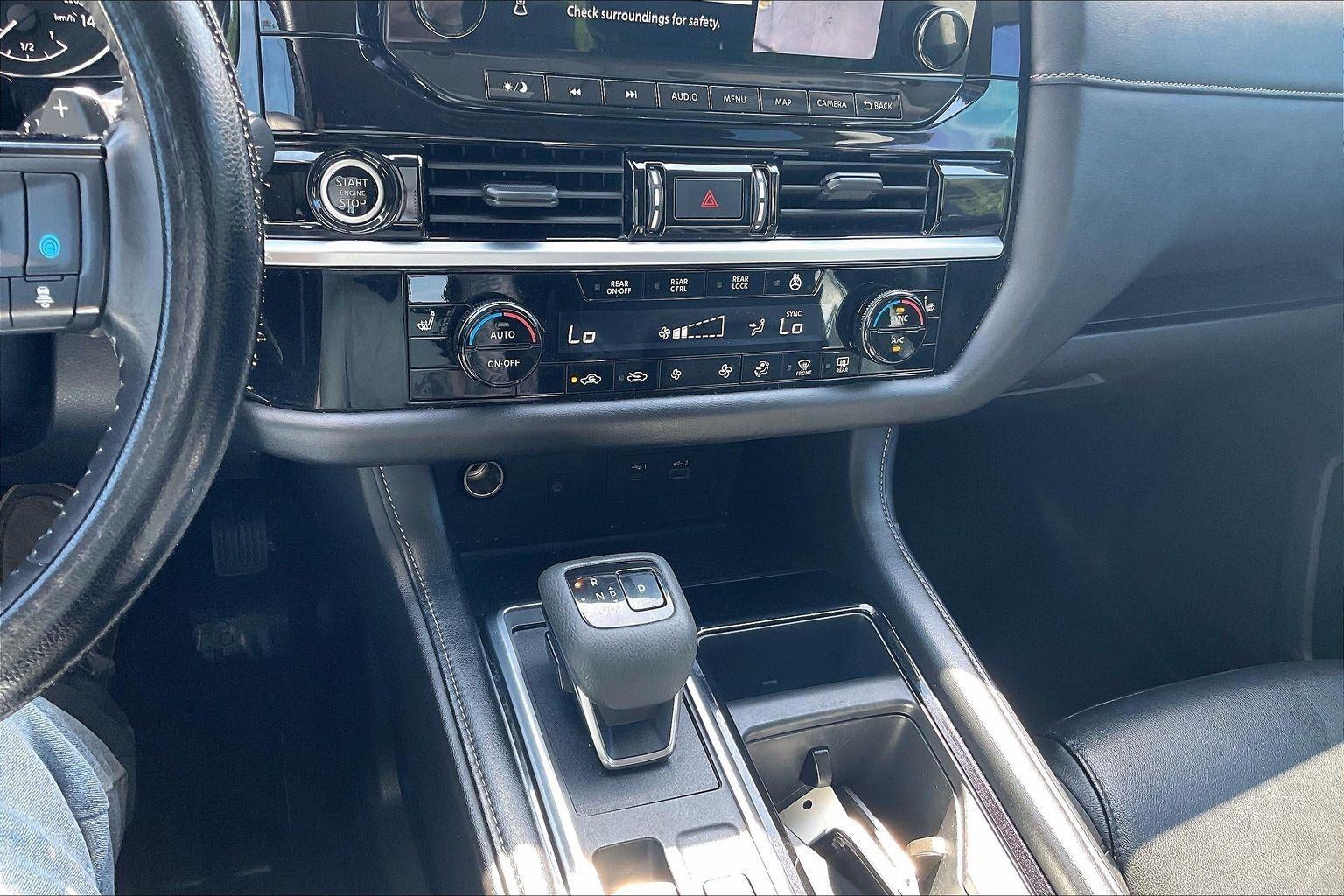 2023 Nissan Pathfinder SL