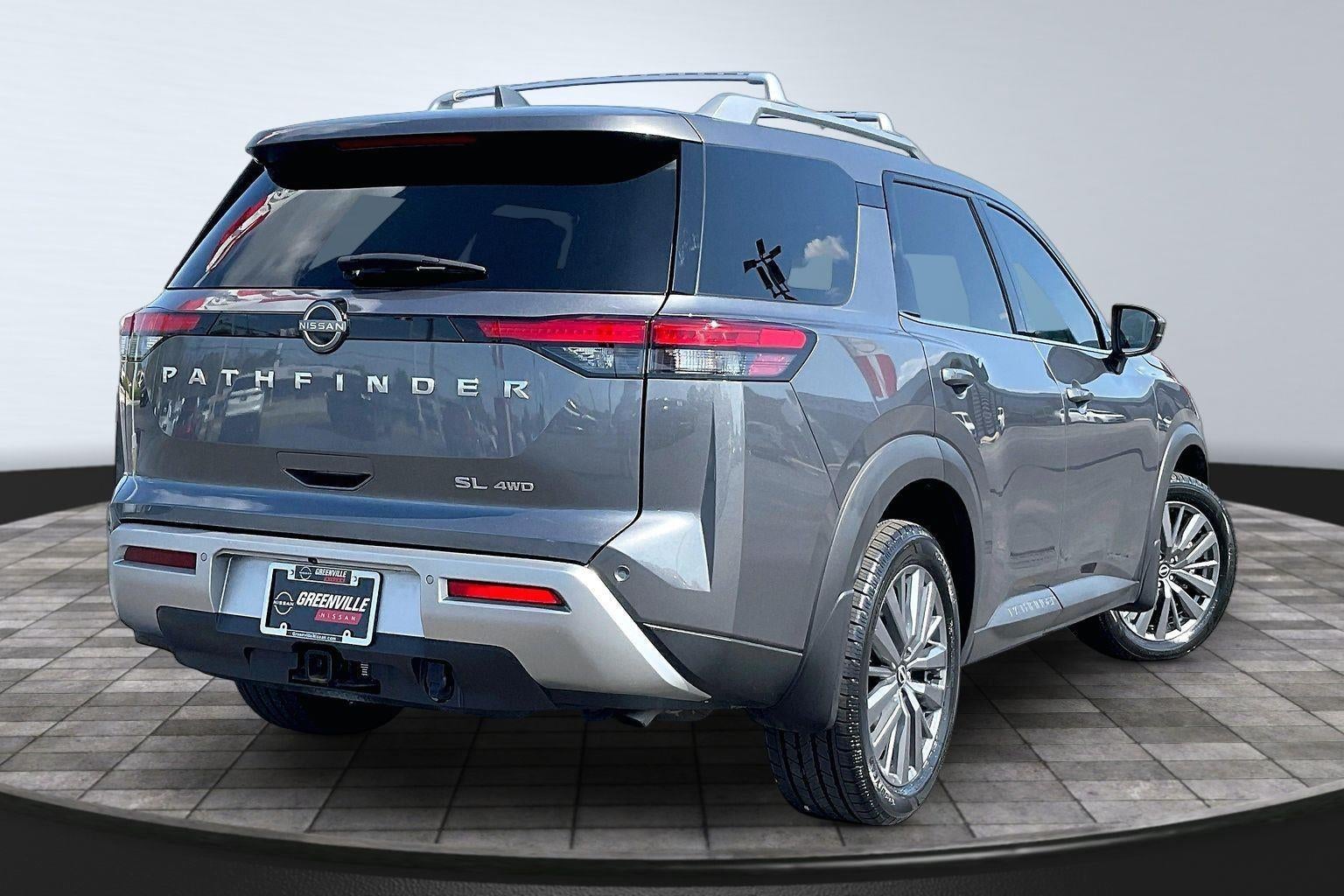2024 Nissan Pathfinder SL
