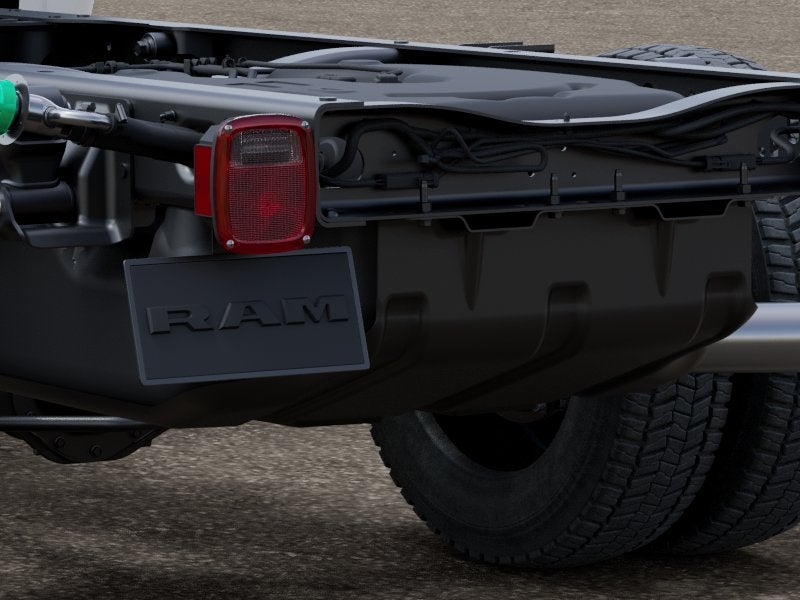 2027 RAM Ram 5500 Chassis Cab RAM 5500 TRADESMAN CHASSIS CREW CAB 4X4 60' CA